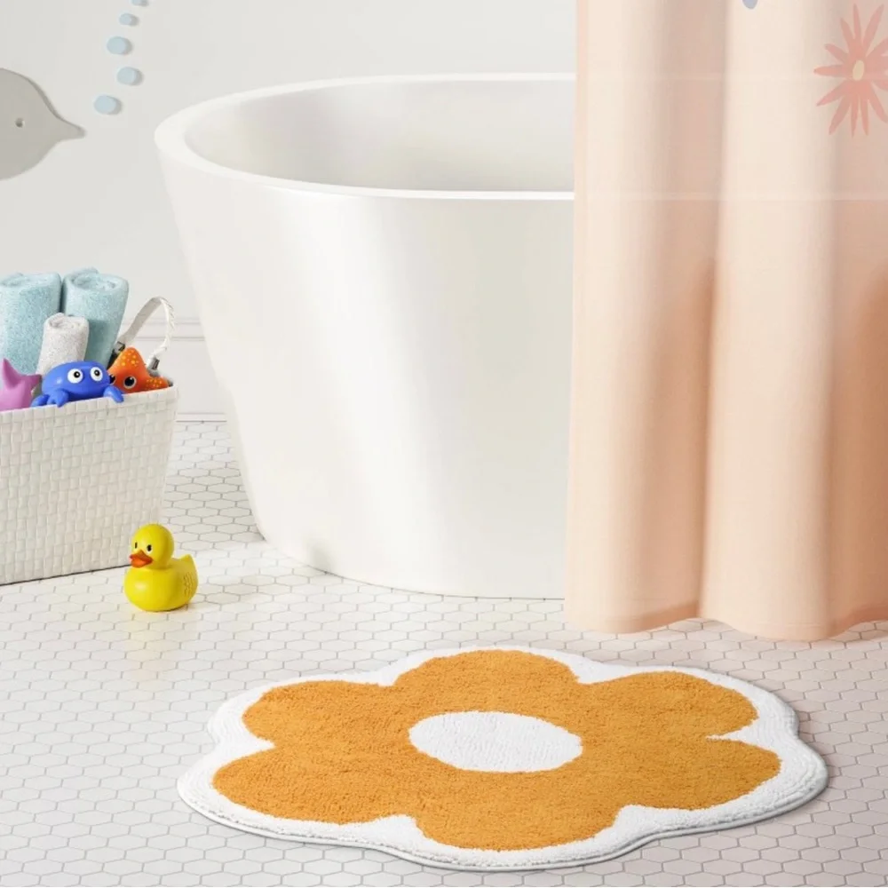 Pillowfort Flower Bath Rug